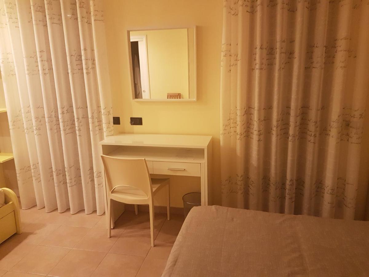 B&B Mary Grace Rossano Stazione Exterior foto