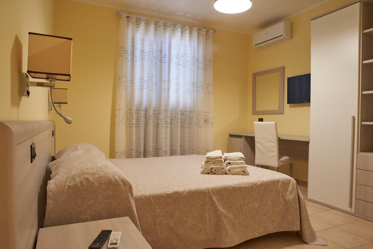 B&B Mary Grace Rossano Stazione Exterior foto