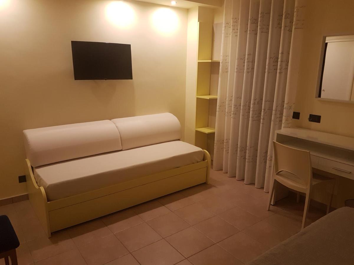 B&B Mary Grace Rossano Stazione Exterior foto