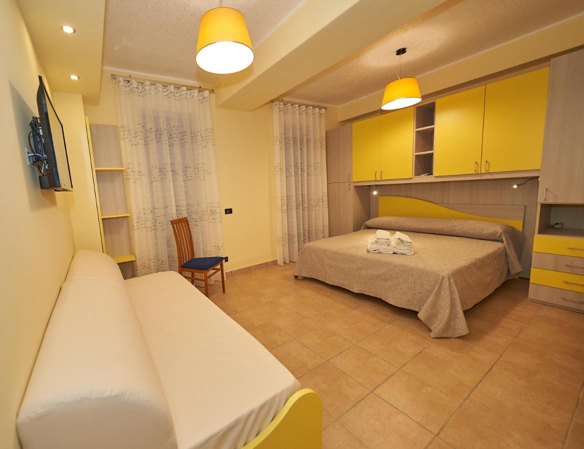 B&B Mary Grace Rossano Stazione Exterior foto